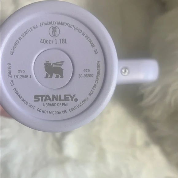Stanley Lavender Insulated Quencher Tumbler with Handle - Picture 4 of 4
